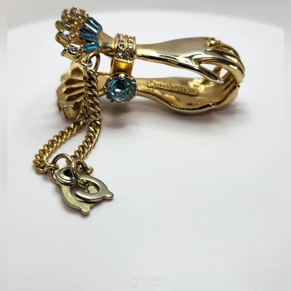 Vintage 1950 Bylle Co Clasped Hands Glove Holder Clip *Gold/Blue* EUC - Picture 10 of 17